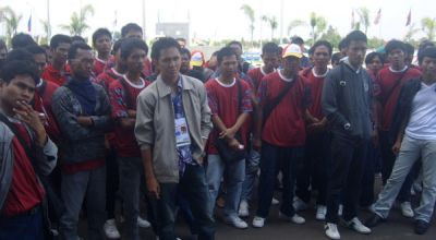 Các TNV tập trung phản đối BTC tại Palembang.