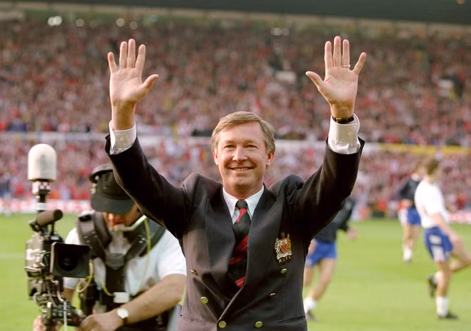 ... nhưng kiến thức, kinh nghiệm lẫn những danh hiệu của nhà cầm quân lỗi lạc này thì quả là một kho tàng. Trong hình là lần ông xuất hiện ở Mexico 86' trong tư cách HLV trưởng ĐT Scotland ... nhưng kiến thức, kinh nghiệm lẫn những danh hiệu của nhà cầm quân lỗi lạc này thì quả là một kho tàng. Trong hình là lần ông xuất hiện ở Mexico 86' trong tư cách HLV trưởng ĐT Scotland