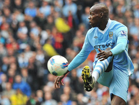 Balotelli làm đồng đội vừa vui vừa lo Balotelli làm đồng đội vừa vui vừa lo