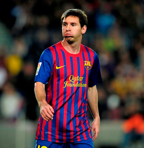 Nhưng cục cưng Messi vẫn hết lòng được bảo vệ Nhưng cục cưng Messi vẫn hết lòng được bảo vệ