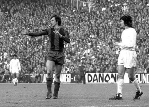 Cruyff trong trận đấu mà ông đã trả được món nợ cho Barca Cruyff trong trận đấu mà ông đã trả được món nợ cho Barca