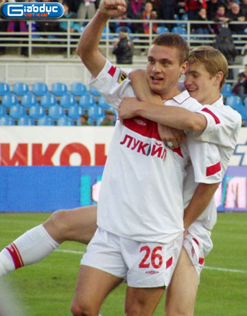 Vidic nghịch Pavlyuchenko khi 2 người còn khoác áo Spartak Moscow Vidic nghịch Pavlyuchenko khi 2 người còn khoác áo Spartak Moscow