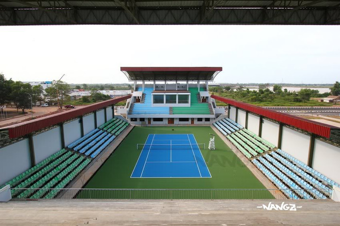 Trong khi phần bên trong không lấy gì làm ấn tượng Trong khi phần bên trong không lấy gì làm ấn tượng