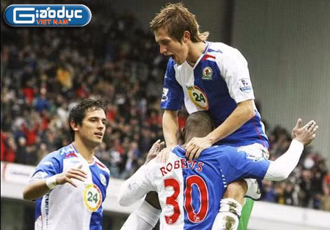 Pedersen có lẽ vì quá hưng phấn nên đã nhảy cao... quá quy định