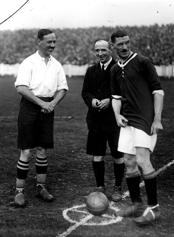 Năm 1911, Man Utd vô địch Anh lần thứ 2 và là lần đầu tiên trên sân nhà Năm 1911, Man Utd vô địch Anh lần thứ 2 và là lần đầu tiên trên sân nhà