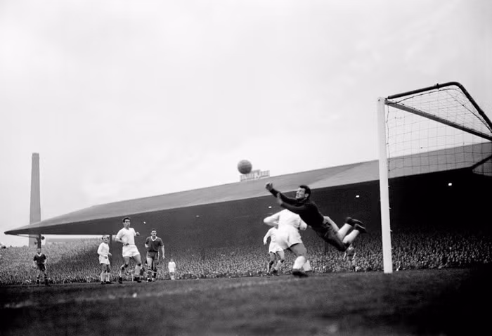 Cũng trong năm này, Man Utd có lần xuất hiện đầu tiên ở cúp châu Âu, ngày 25/04/1957 Cũng trong năm này, Man Utd có lần xuất hiện đầu tiên ở cúp châu Âu, ngày 25/04/1957