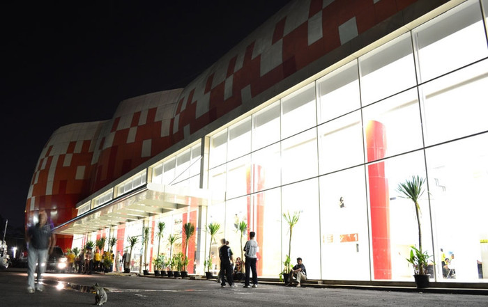 Bên ngoài khá bắt mắt với kiến trúc lạ Bên ngoài khá bắt mắt với kiến trúc lạ