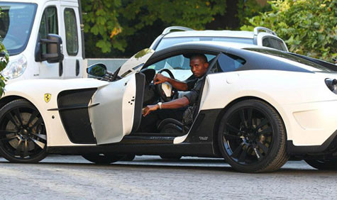 Eto'o trên đường phố Milano