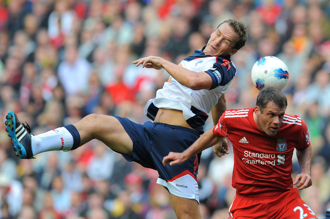 Kevin Davies. Không ai đáng ghét tại Premier League bằng tiền đạo của Bolton. Chơi ở hàng công nhưng thật ngạc nhiên là Davies lại nhiều năm qua là người dính nhiều thẻ nhất, phạm lỗi nhiều nhất. Tất cả xuất phát từ lối chơi chặt chém ngay trên phần sân đối phương của tiền đạo 37 tuổi này. Kevin Davies. Không ai đáng ghét tại Premier League bằng tiền đạo của Bolton. Chơi ở hàng công nhưng thật ngạc nhiên là Davies lại nhiều năm qua là người dính nhiều thẻ nhất, phạm lỗi nhiều nhất. Tất cả xuất phát từ lối chơi chặt chém ngay trên phần sân đối phương của tiền đạo 37 tuổi này.