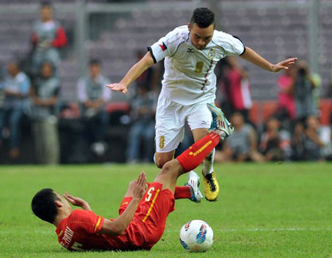 Nhìn từ 1 góc sân, có thể thấy các phóng viên và nhân viên còn đông hơn khán giả