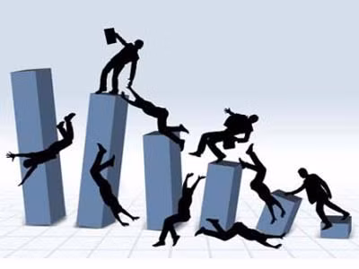 Quân vương - logic của nghịch lý ảnh 4