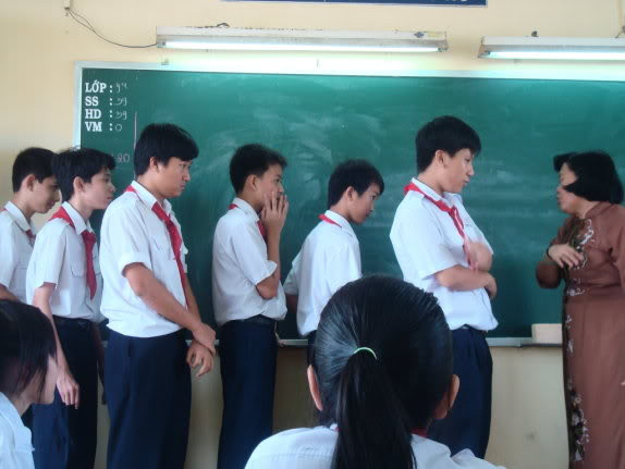 Người lớn thấy gì khi học sinh bị đánh hội đồng và tung clip lên mạng xã hội ? ảnh 3 Người lớn thấy gì khi học sinh bị đánh hội đồng và tung clip lên mạng xã hội ? ảnh 3