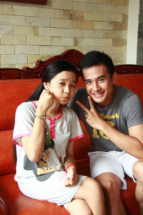 Tam Triều Dâng cũng trở thành khách mời nhỏ tuổi nhất cho chương trình DONATE FOR A DATE – một chương trình nằm trong chuỗi hoạt động sinh viên của tổ chức phi chính phủ “Phẫu thuật nụ cười” Operation Smile Tam Triều Dâng cũng trở thành khách mời nhỏ tuổi nhất cho chương trình DONATE FOR A DATE – một chương trình nằm trong chuỗi hoạt động sinh viên của tổ chức phi chính phủ “Phẫu thuật nụ cười” Operation Smile
