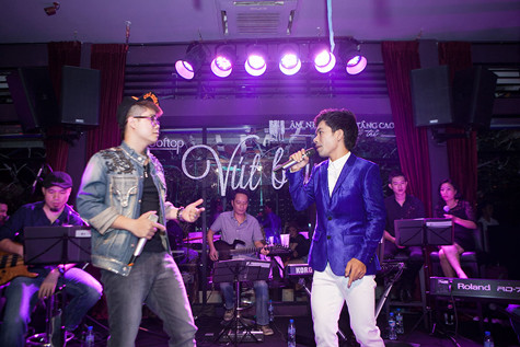 Kết hợp với Yasuy trong I am yours - "chàng trai chăn lợn" mà đã có lần Đinh Mạnh Ninh cho rằng, sẽ kéo cả thế hệ nhạc trẻ đi xuống. Kết hợp với Yasuy trong I am yours - "chàng trai chăn lợn" mà đã có lần Đinh Mạnh Ninh cho rằng, sẽ kéo cả thế hệ nhạc trẻ đi xuống.