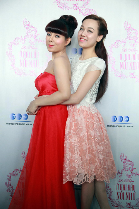 Ca sỹ Hà Hoài Thu - người bạn kết thân cùng Bùi Lê Mận từ Sao mai 2009. Tuy hai người hai dòng nhạc khác nhau nhưng tình bạn giữa họ luôn khăng khít Ca sỹ Hà Hoài Thu - người bạn kết thân cùng Bùi Lê Mận từ Sao mai 2009. Tuy hai người hai dòng nhạc khác nhau nhưng tình bạn giữa họ luôn khăng khít