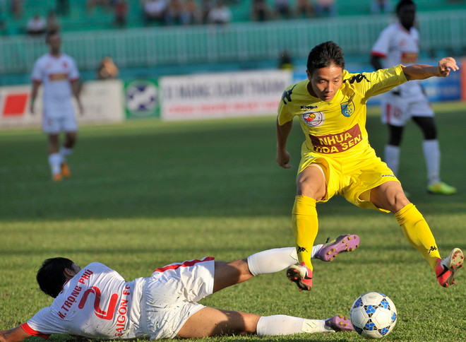 Trận chung kết diễn ra với quá nhiều màn va chạm cứng rắn, vuột khỏi khuôn khổ luật lệ bóng đá Trận chung kết diễn ra với quá nhiều màn va chạm cứng rắn, vuột khỏi khuôn khổ luật lệ bóng đá