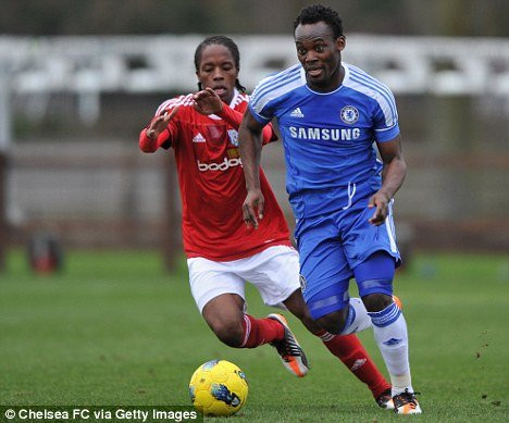 Essien đang bị thất sủng ở Stamford Bridge Essien đang bị thất sủng ở Stamford Bridge