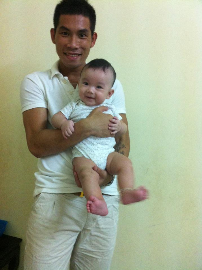 Tranh thủ tự sướng cùng con trai. Tranh thủ tự sướng cùng con trai.