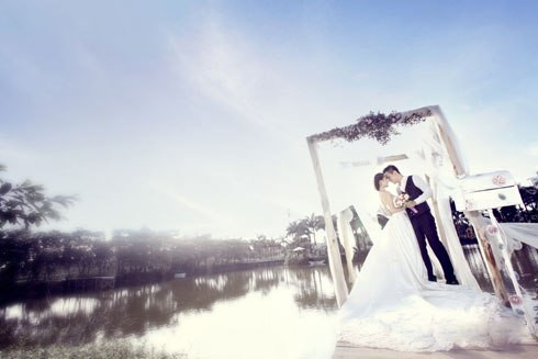 Hiện tại, bố mẹ và hai em của Vân Anh đã từ Ukraine về Việt Nam để chuẩn bị cho đám hỏi của cô con gái ngày 13/6 tới đây cùng lễ cưới vào ngày 16/6