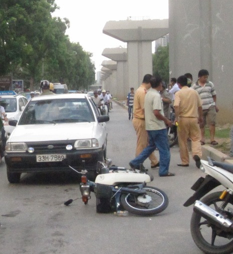 Lục lượng chức năng có mặt tại hiện trường giải quyết vụ việc