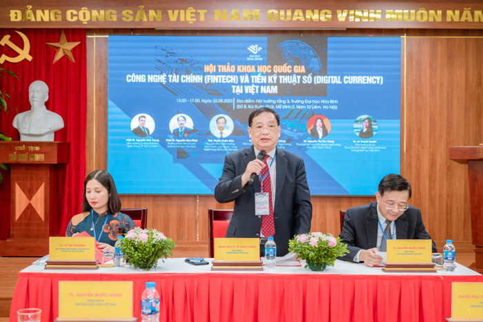 Đoàn chủ trì phiên thứ nhất thảo luận cùng đại biểu tham dự Hội thảo. Đoàn chủ trì phiên thứ nhất thảo luận cùng đại biểu tham dự Hội thảo.