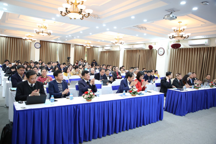 Các đại biểu tham dự buổi lễ.