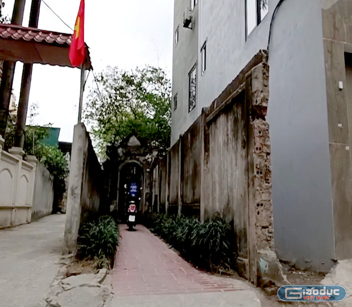 Con ngõ dẫn vào trung tâm dạy thêm này. gdvn_gv-thpt-ngo-thi-nham-day-them-hoc-sinh-chinh-khoa (6).jpg