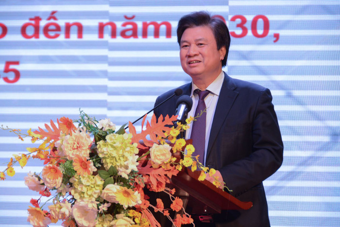 Thứ trưởng Bộ Giáo dục và Đào tạo Nguyễn Hữu Độ báo cáo tại Hội nghị. (Ảnh: Bộ Giáo dục và Đào tạo) Thứ trưởng Bộ Giáo dục và Đào tạo Nguyễn Hữu Độ báo cáo tại Hội nghị. (Ảnh: Bộ Giáo dục và Đào tạo)