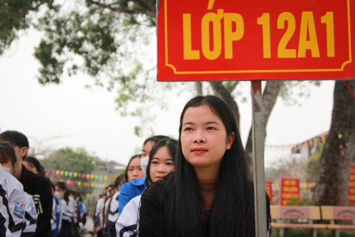 Nữ sinh Ngọc Ánh (lớp 12 A1) cho biết, bản thân em định hướng muốn theo ngành tiếng Trung để sau làm công việc phiên dịch viên. Đây cũng là chủ đề được diễn giả nhắc đến trong chương trình. Nữ sinh Ngọc Ánh (lớp 12 A1) cho biết, bản thân em định hướng muốn theo ngành tiếng Trung để sau làm công việc phiên dịch viên. Đây cũng là chủ đề được diễn giả nhắc đến trong chương trình.