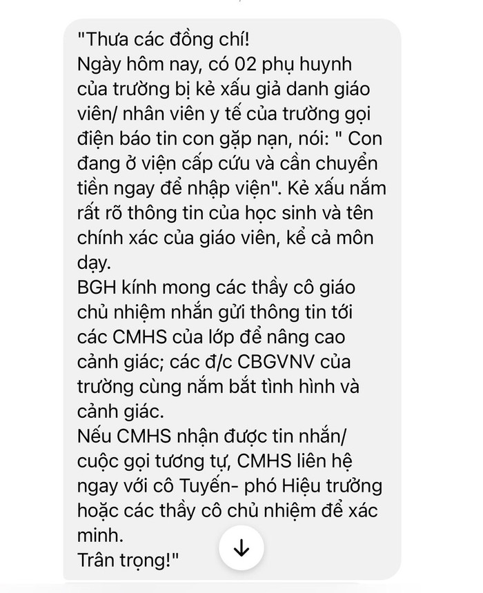 Nội dung tin nhắn của nhà trường gửi đến phụ huynh. (Ảnh: nhà trường cung cấp)