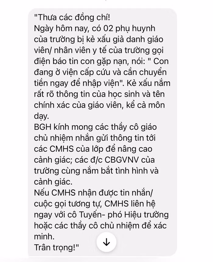 Nội dung tin nhắn của nhà trường gửi đến phụ huynh. (Ảnh: nhà trường cung cấp)