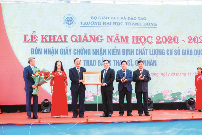 Lễ khai giảng Trường Đại học Thành Đông năm học 2020 - 2021. Lễ khai giảng Trường Đại học Thành Đông năm học 2020 - 2021.