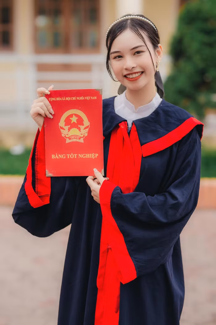 Nguyễn Phương Thảo học sinh lớp 12 Anh 1, trường Trung học phổ thông Chuyên Hà Tĩnh. (Ảnh: NVCC)
