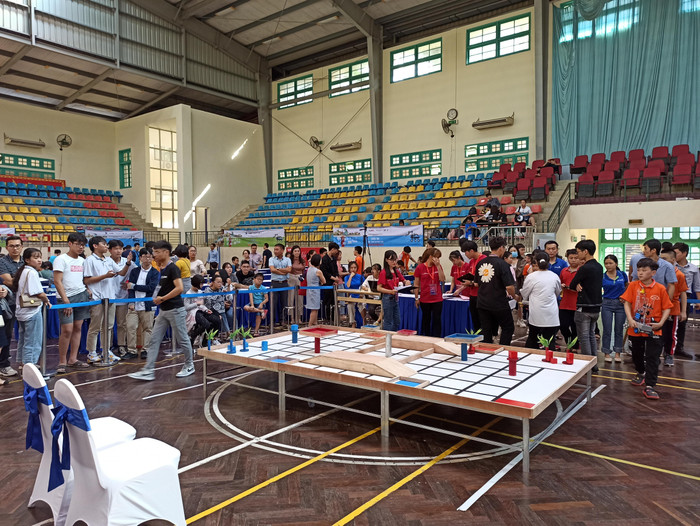 Sinh viên ngành Sư phạm Công nghệ - Giáo dục STEM sẽ trở thành những giáo viên sáng tạo, chủ động, tích cực, đón đầu xu hướng mới của giáo dục hiện đại (Ảnh: Tiến sĩ Lê Huy Hoàng cung cấp) Sinh viên ngành Sư phạm Công nghệ - Giáo dục STEM sẽ trở thành những giáo viên sáng tạo, chủ động, tích cực, đón đầu xu hướng mới của giáo dục hiện đại (Ảnh: Tiến sĩ Lê Huy Hoàng cung cấp)