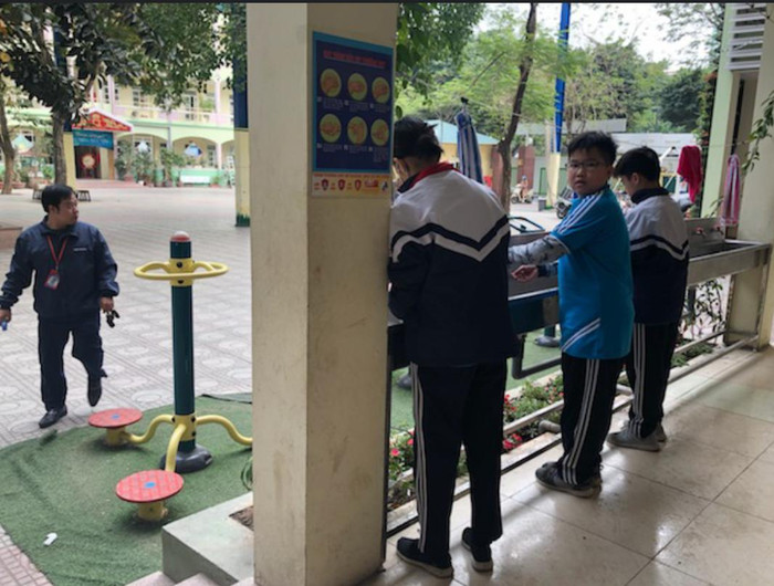 Khu vực rửa tay dành cho học sinh (Ảnh: Trường Trung học cơ sở Thăng Long) Khu vực rửa tay dành cho học sinh (Ảnh: Trường Trung học cơ sở Thăng Long)