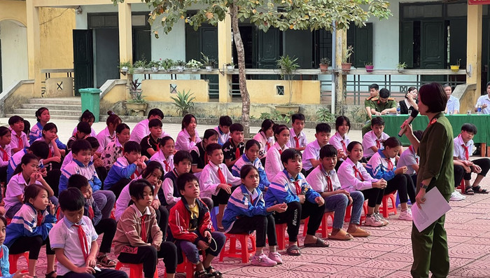 (Ảnh minh họa: Báo Hòa Bình) huyen-lac-thuy.jpg