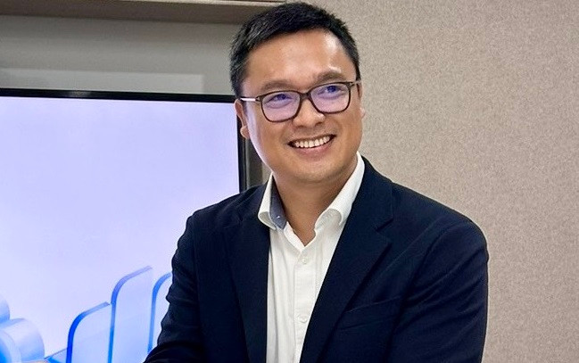 Ông Đào Hồng Giang (Phó Chủ tịch điều hành & Giám đốc Khối ngành Tài chính Ngân hàng, Công ty Hệ thống thông tin FPT). (Ảnh: NVCC) Ông Đào Hồng Giang (Phó Chủ tịch điều hành & Giám đốc Khối ngành Tài chính Ngân hàng, Công ty Hệ thống thông tin FPT). (Ảnh: NVCC)