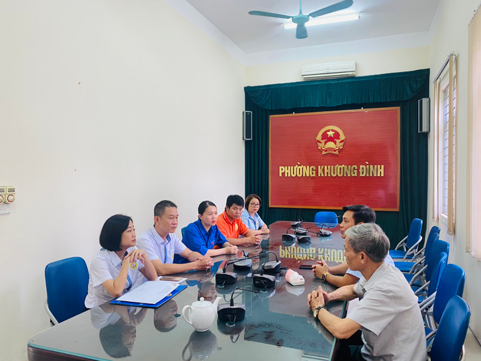 Đoàn công tác của Trường Cao đẳng Y tế Hà Nội tới thăm hỏi và gửi phần quà hỗ trợ cho các nạn nhân vụ cháy chung cư mini.