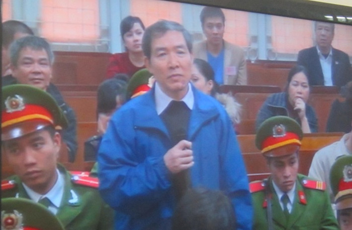 Dương Chí Dũng khai nhận tại tòa. Dương Chí Dũng khai nhận tại tòa.