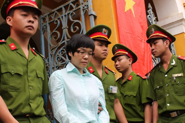 "Siêu lừa" Huyền Như tại phiên xử sơ thẩm ngày 27/1 "Siêu lừa" Huyền Như tại phiên xử sơ thẩm ngày 27/1