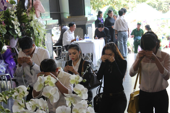 Cùng đông đảo nghệ sĩ, diễn viên đến viếng nhà văn Nguyễn Quang Sáng trong ngày 15/2 Cùng đông đảo nghệ sĩ, diễn viên đến viếng nhà văn Nguyễn Quang Sáng trong ngày 15/2