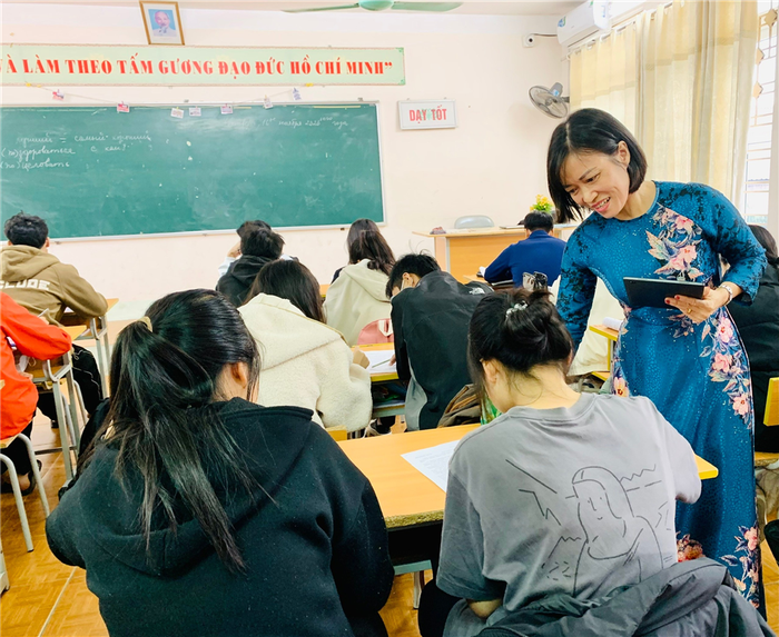 Cô giáo Phan Mai Anh - giáo viên môn Tiếng Nga, trường Trung học phổ thông chuyên Hoàng Văn Thụ. (Ảnh: Sở GD&ĐT Hòa Bình) Cô giáo Phan Mai Anh - giáo viên môn Tiếng Nga, trường Trung học phổ thông chuyên Hoàng Văn Thụ. (Ảnh: Sở GD&ĐT Hòa Bình)