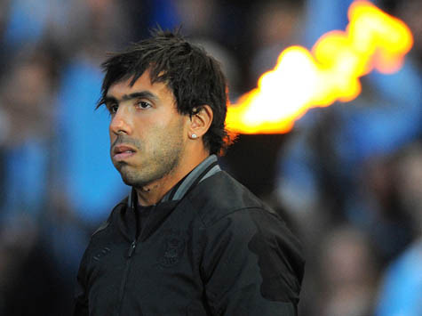 Tevez đang bị cô lập Tevez đang bị cô lập