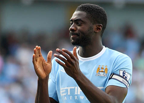 Kolo Toure sẽ giúp hàng thủ Man xanh thêm phần vững chãi. Kolo Toure sẽ giúp hàng thủ Man xanh thêm phần vững chãi.