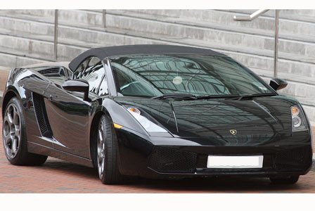 Còn đây là Lamborghini, 'chiến mã' của Rooney