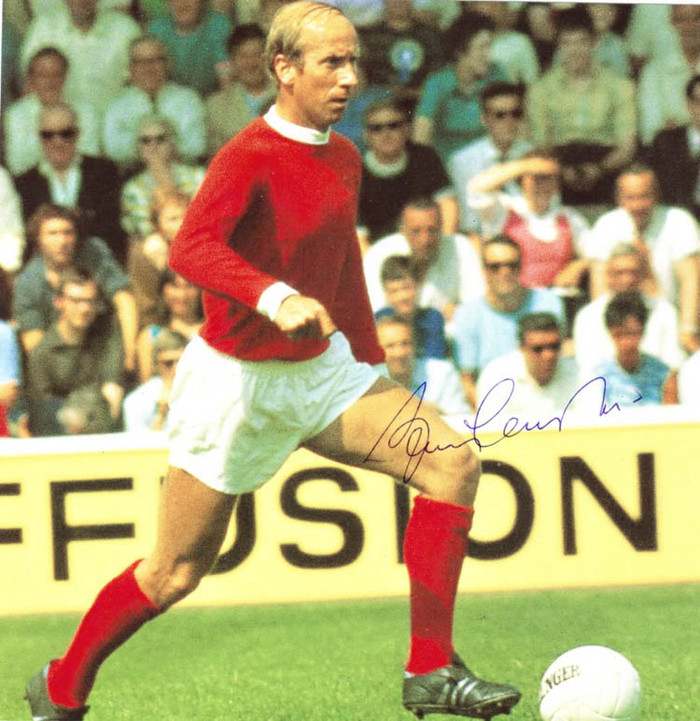 Bobby Charlton càng chơi hay thì mái đầu ông càng hói. Các fan Man Utd từng nói như vậy và tượng đài sống này. Và tương tự là trường hợp của Ryan Giggs Bobby Charlton càng chơi hay thì mái đầu ông càng hói. Các fan Man Utd từng nói như vậy và tượng đài sống này. Và tương tự là trường hợp của Ryan Giggs