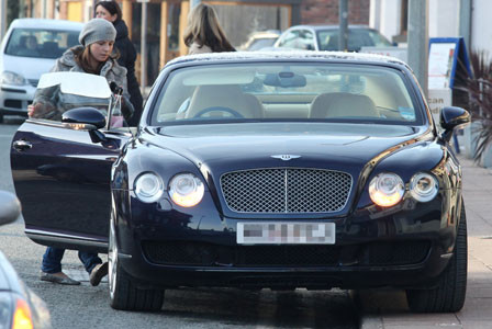 Vài ba năm gần đây, người ta thấy vợ chồng Rooney ra đường với chiếc Bentley nhiều hơn