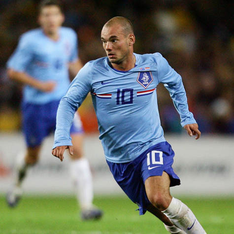 Hà Lan của Sneijder chỉ giữ được ngôi đầu 1 tháng Hà Lan của Sneijder chỉ giữ được ngôi đầu 1 tháng