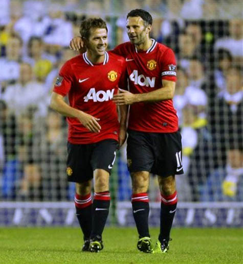 Owen (trái) vẫn chưa hết thời Owen (trái) vẫn chưa hết thời