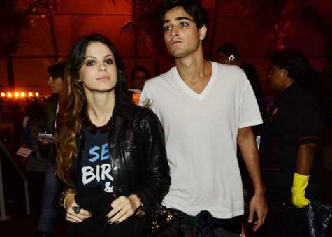 Brito bên chàng trai mới Brito bên chàng trai mới